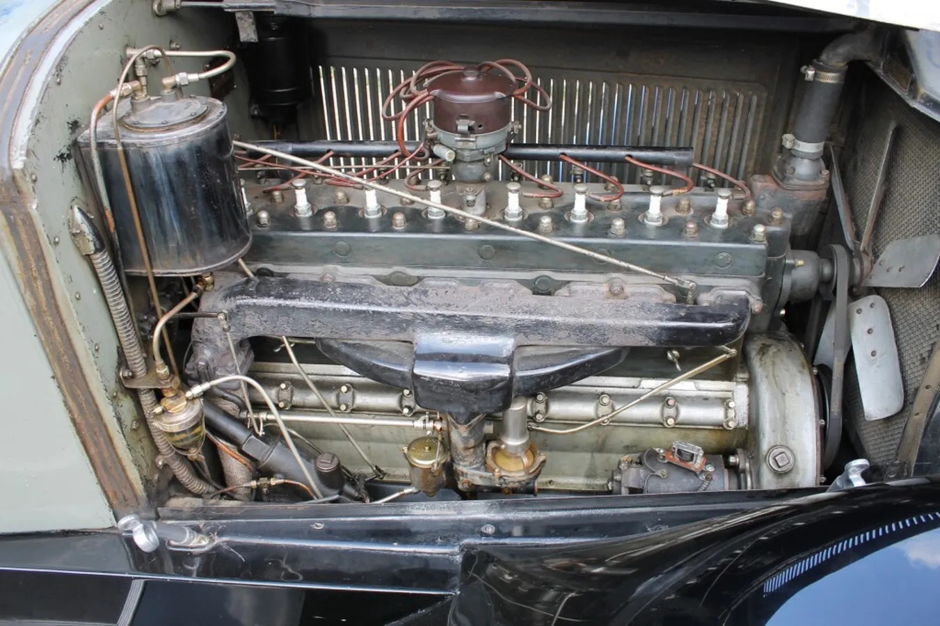 Packard-343-1927-Blacl-amp-Gray-Brown-4