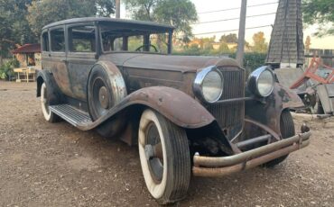 Packard-845-sedan-1931-black-3