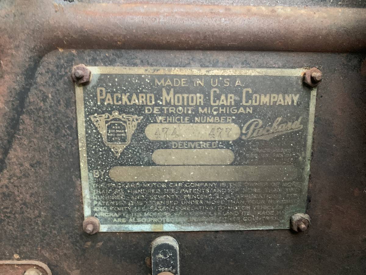 Packard-845-sedan-1931-black-9