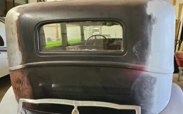 Packard-902-1932-Sedan-11
