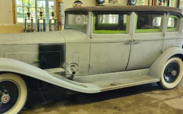 Packard-902-1932-Sedan-12