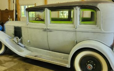 Packard-902-1932-Sedan-13