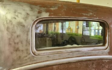 Packard-902-1932-Sedan-18