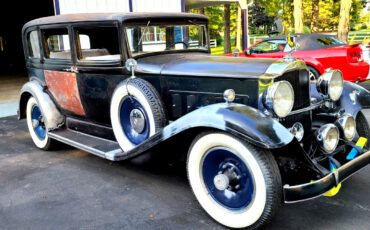 Packard-902-1932-Sedan-2