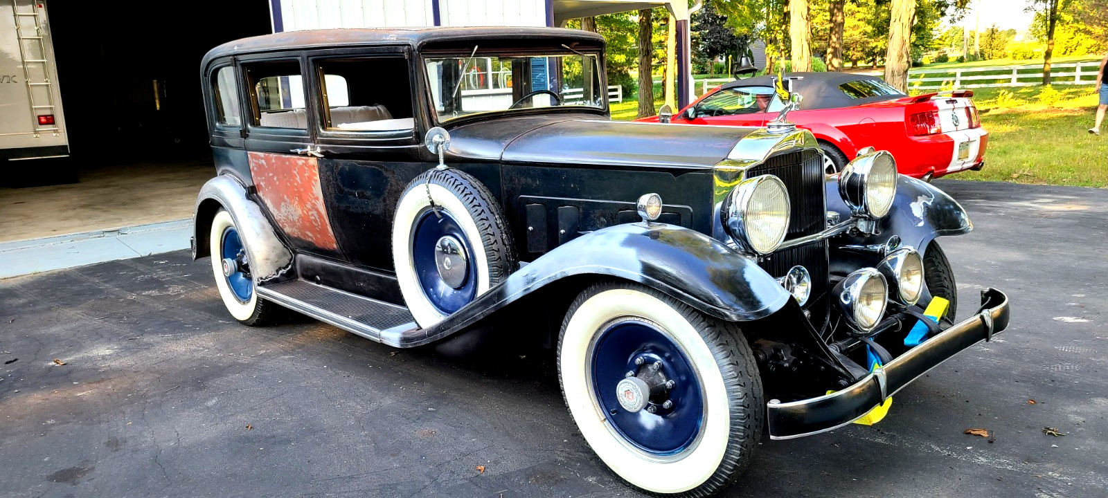 Packard-902-1932-Sedan-2