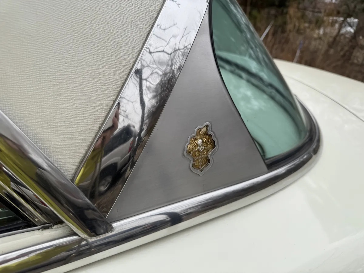 Packard-Caribbean-1956-Three-Tone-Paint-Two-Tone-Leather-amp-Brocade-Reverse-6