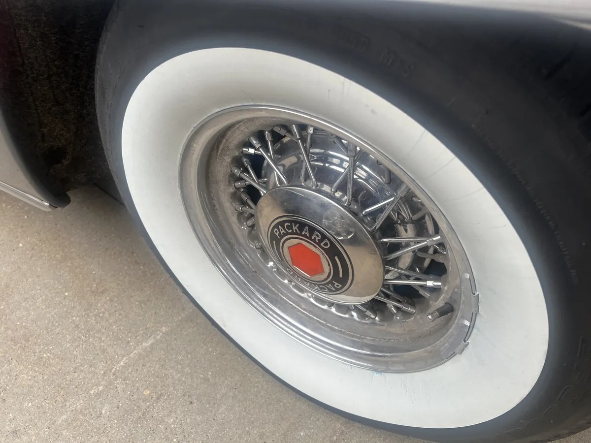 Packard-Caribbean-1956-Three-Tone-Paint-Two-Tone-Leather-amp-Brocade-Reverse-7