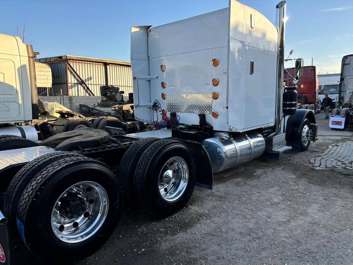 Peterbilt-378-diesel-1996-white-6
