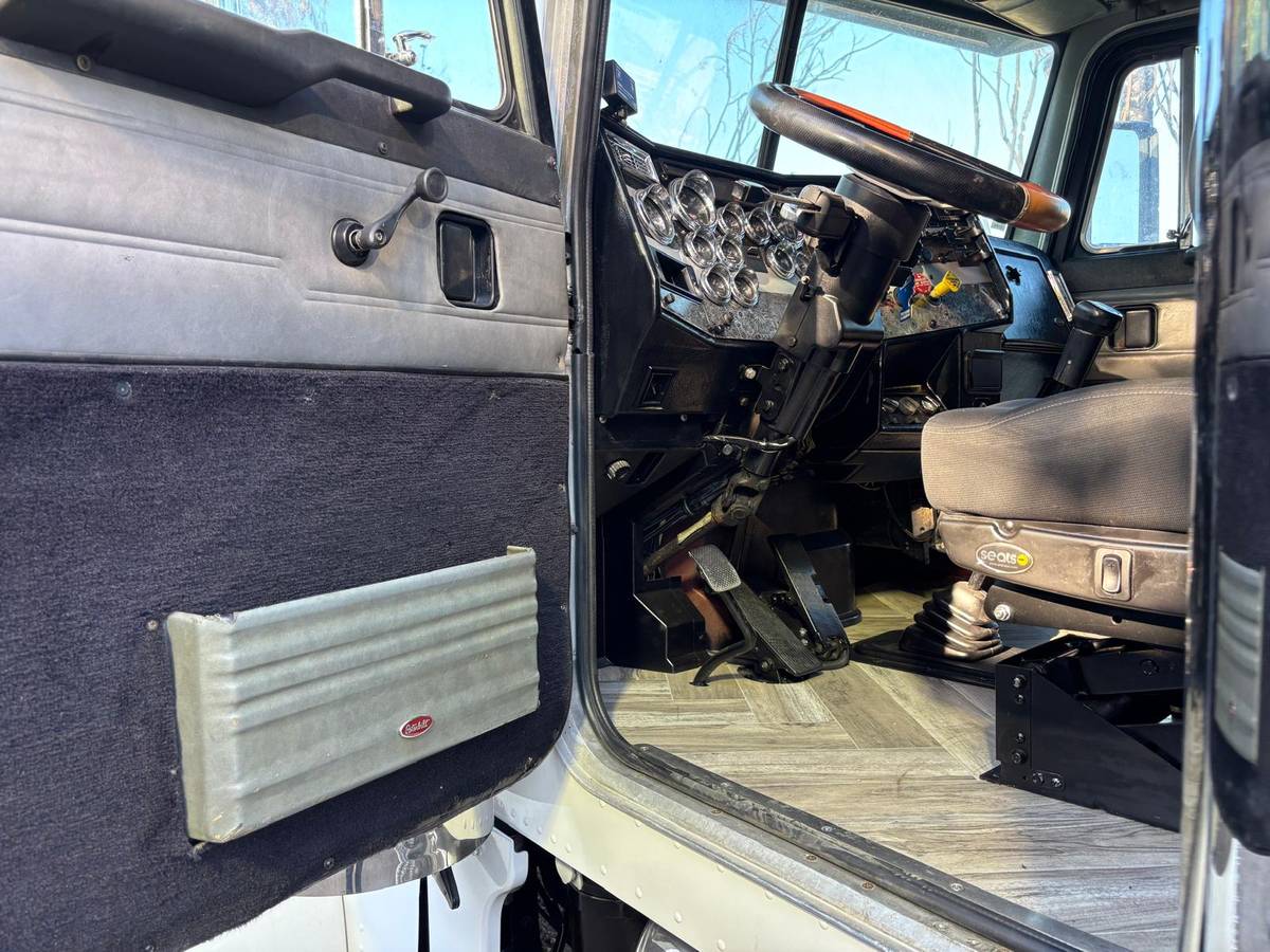Peterbilt-379-diesel-1995-10