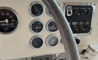 Peterbilt-diesel-1963-white-1