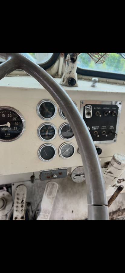Peterbilt-diesel-1963-white-1
