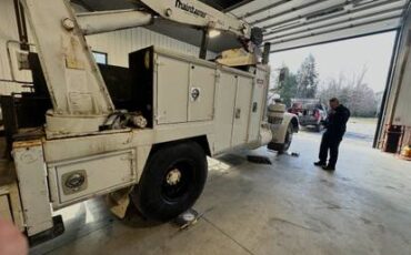 Peterbilt-diesel-1963-white-10