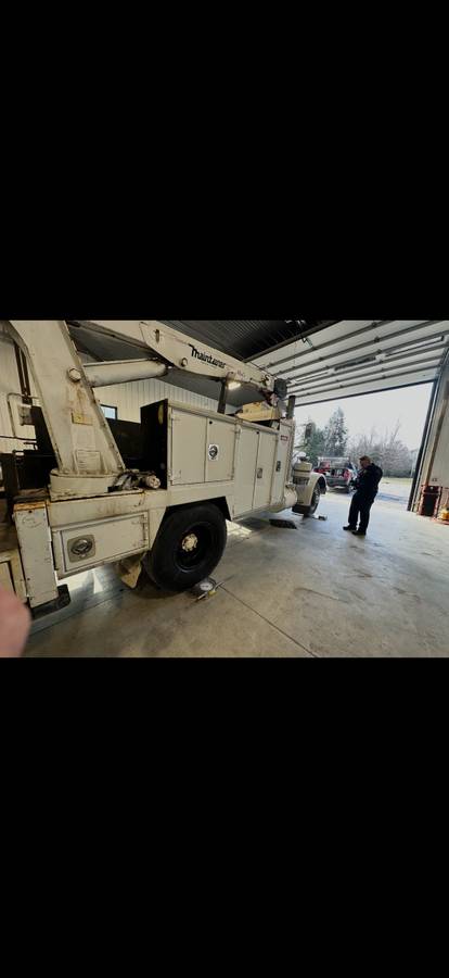 Peterbilt-diesel-1963-white-10