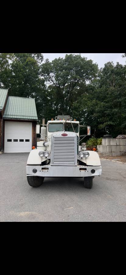 Peterbilt-diesel-1963-white-2