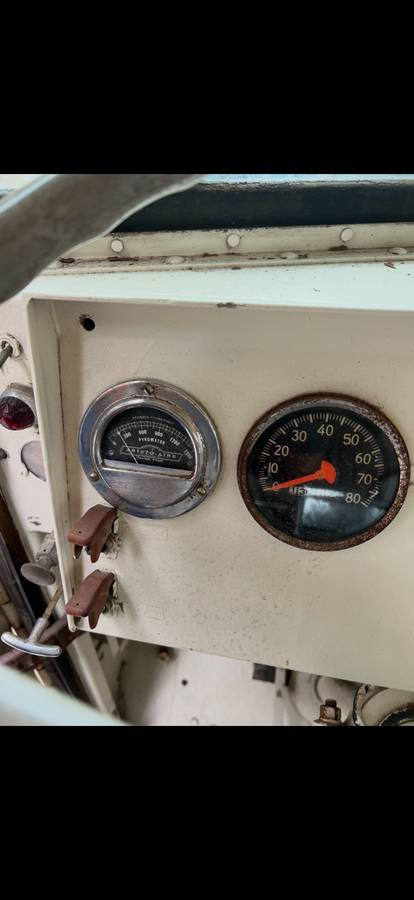 Peterbilt-diesel-1963-white-4