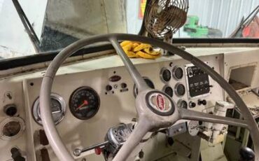 Peterbilt-diesel-1963-white-8