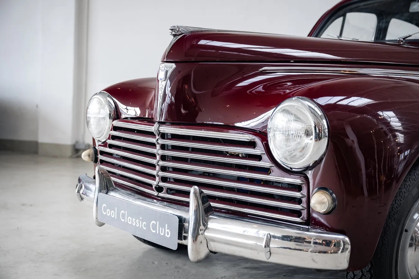 Peugeot-203-1954-Bordeaux-Grey-Tweed-1