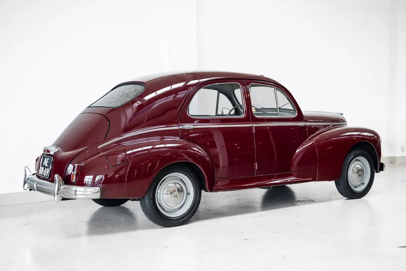 Peugeot-203-1954-Bordeaux-Grey-Tweed-6