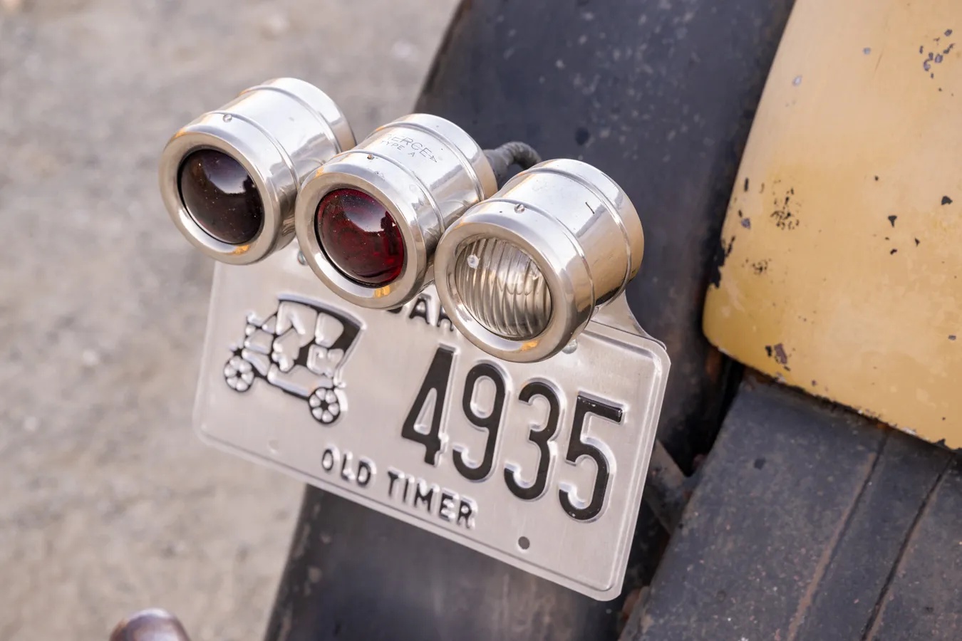 Pierce-arrow-81-1928-Yellow-Grey-1