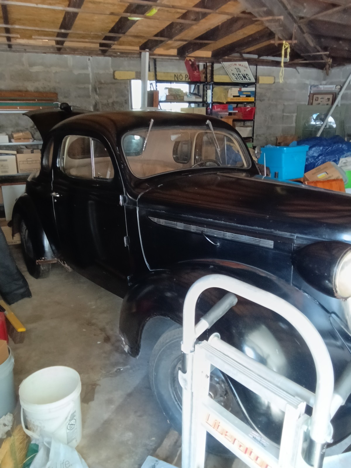 Plymouth-100-1938-Coupe