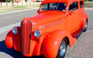 Plymouth-1936-orange-17