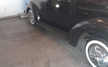 Plymouth-1937-black-1