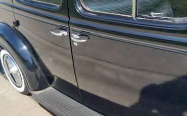 Plymouth-1937-black-12