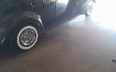 Plymouth-1937-black-17