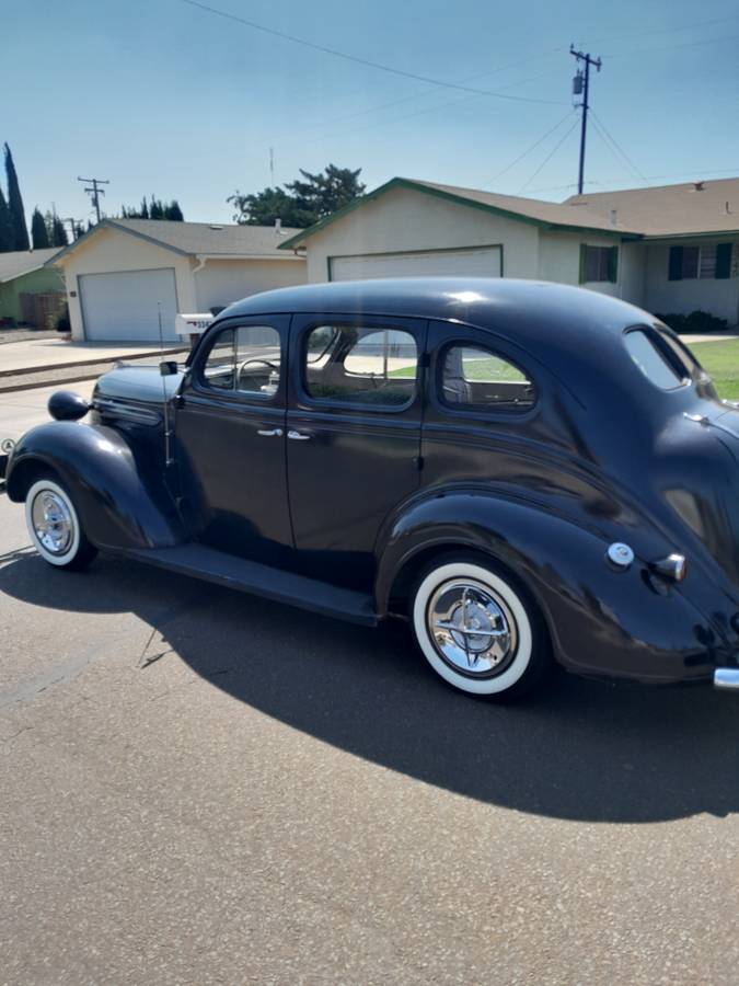 Plymouth-1937-black-21