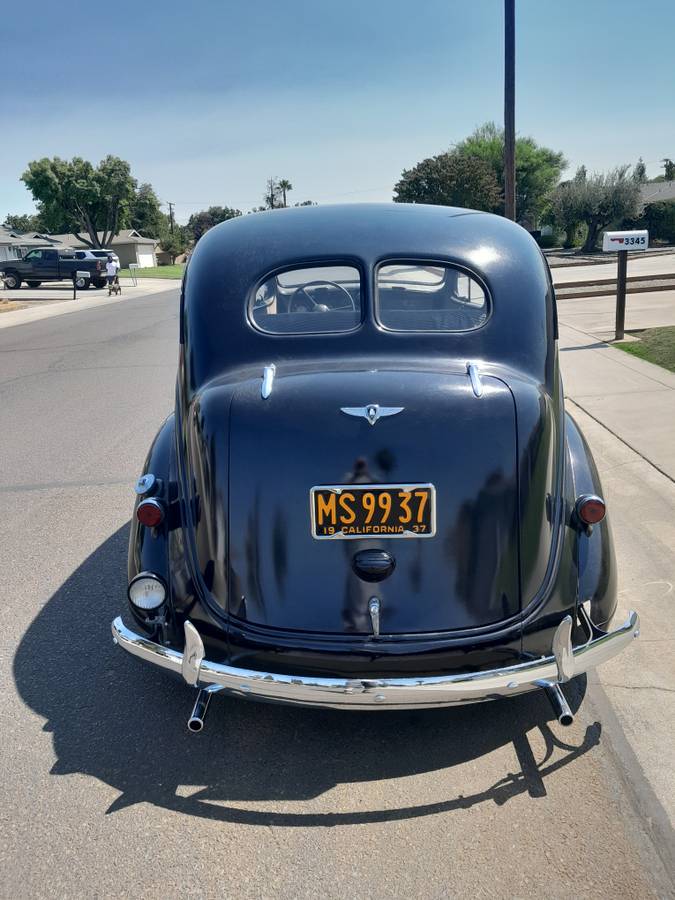 Plymouth-1937-black-23