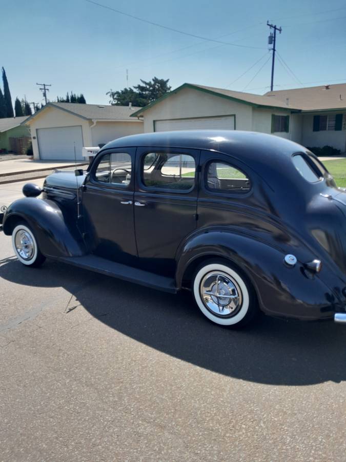 Plymouth-1937-black-8