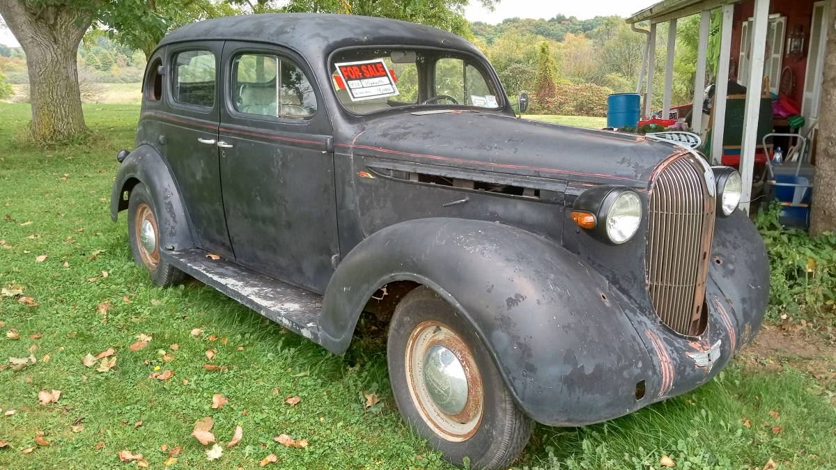 Plymouth-1938-black-3