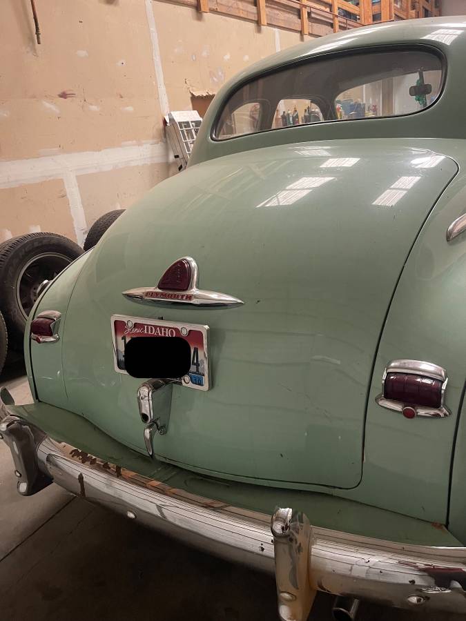 Plymouth-1947-green-3