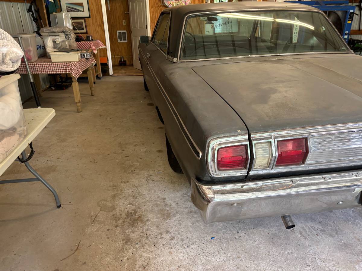 Plymouth-1966-grey-4