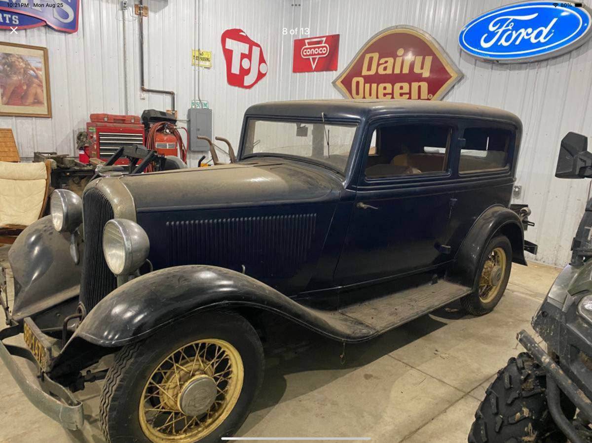 Plymouth-2-door-sedan-1932-black-6