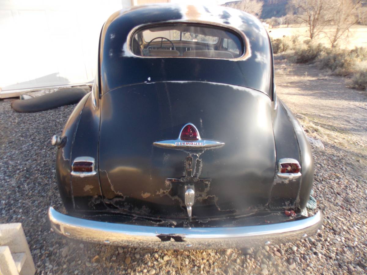 Plymouth-2-door-sedan-deluxe-1948-black-2
