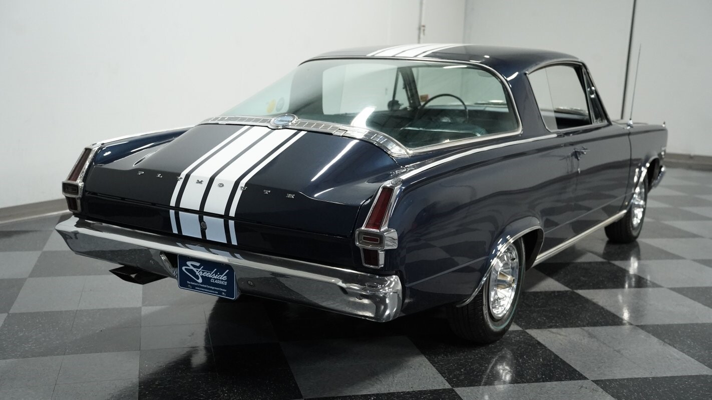 Plymouth-Barracuda-1966-Fastback-10