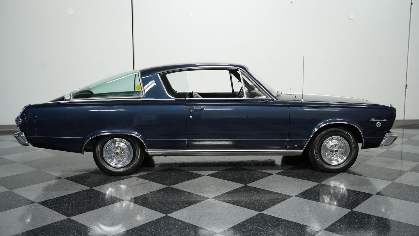 Plymouth-Barracuda-1966-Fastback-12