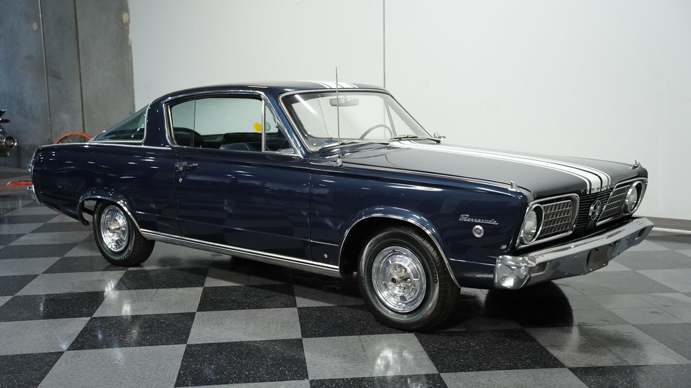 Plymouth-Barracuda-1966-Fastback-13