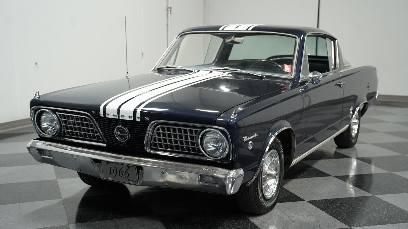 Plymouth-Barracuda-1966-Fastback-16