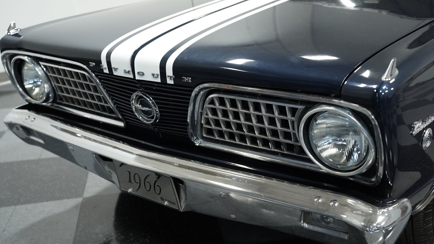 Plymouth-Barracuda-1966-Fastback-17
