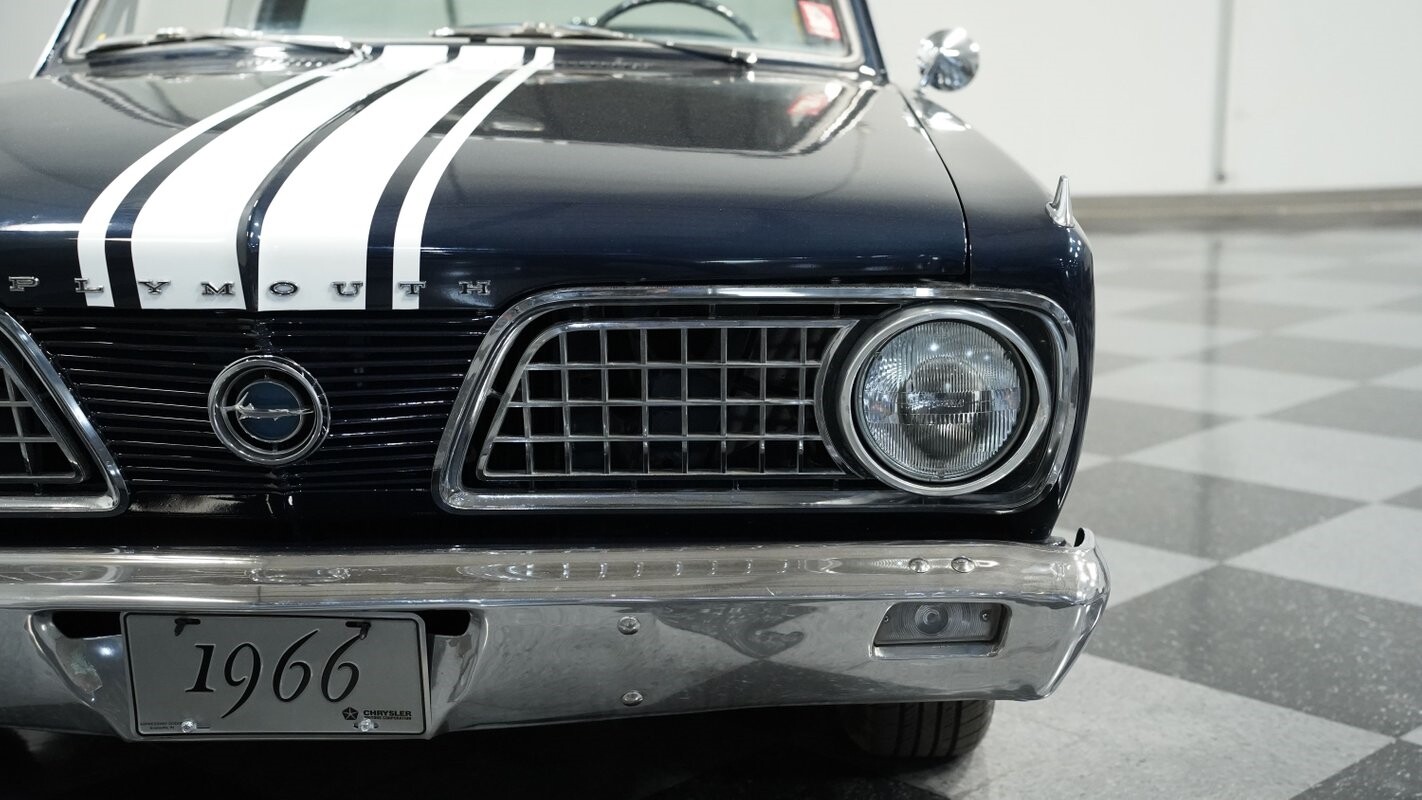 Plymouth-Barracuda-1966-Fastback-18