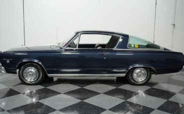 Plymouth-Barracuda-1966-Fastback-2