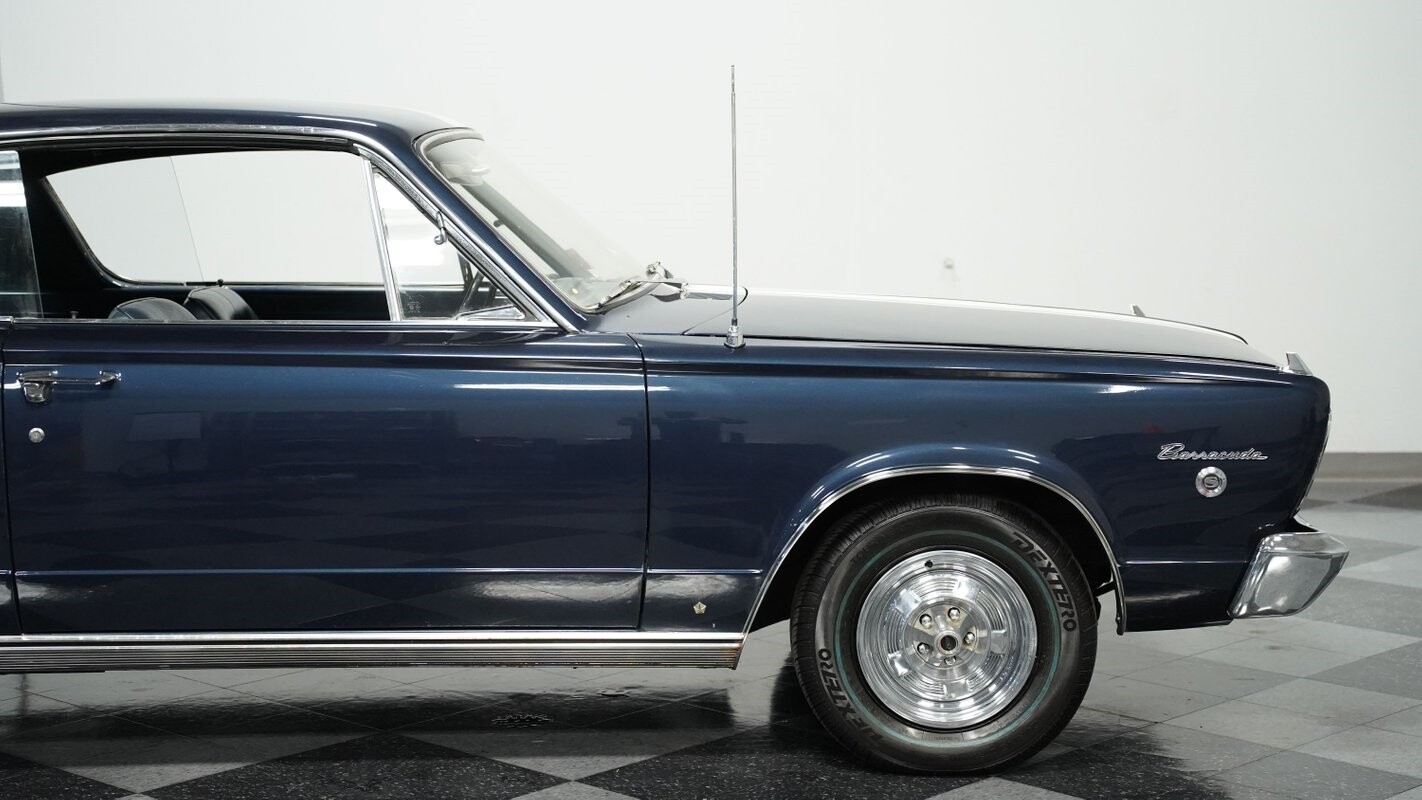 Plymouth-Barracuda-1966-Fastback-27