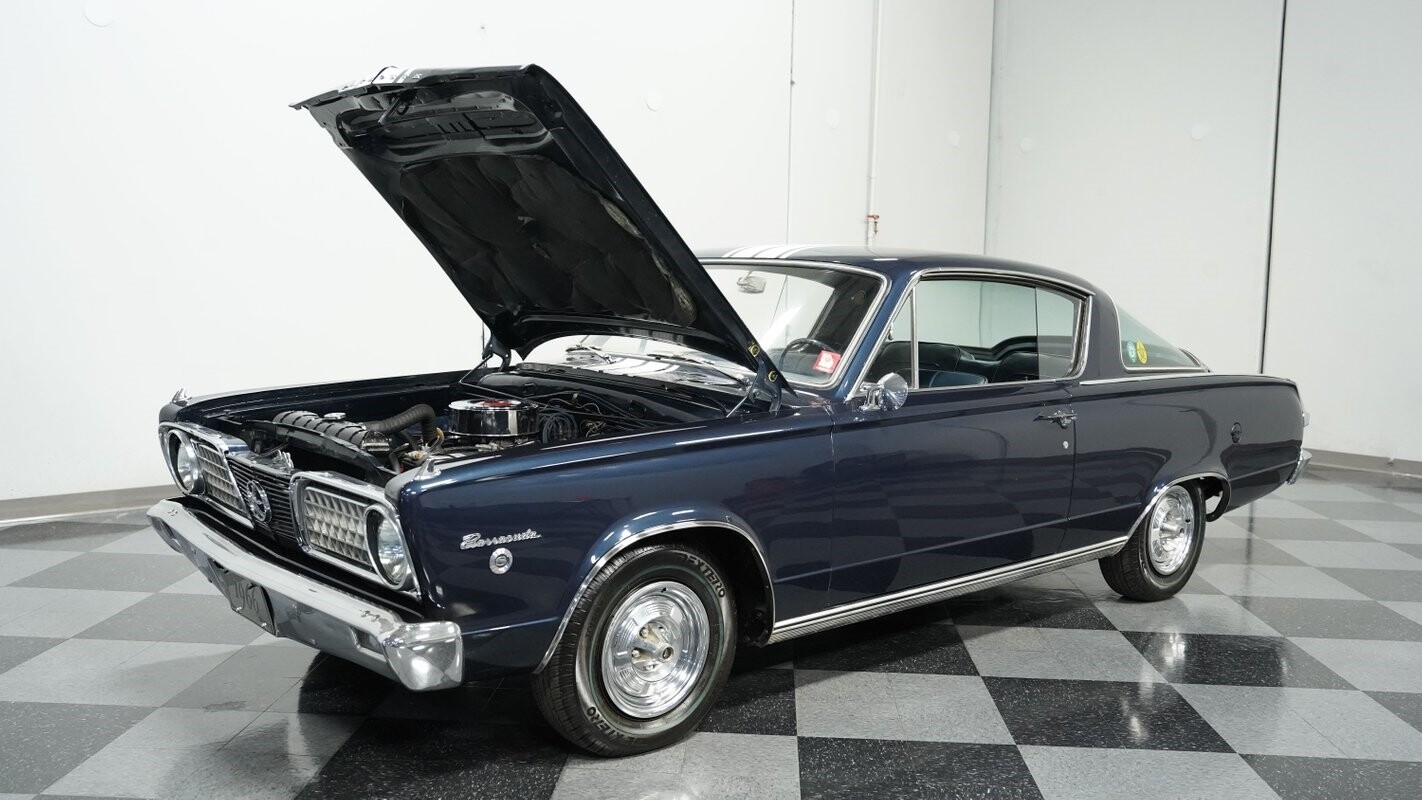 Plymouth-Barracuda-1966-Fastback-28