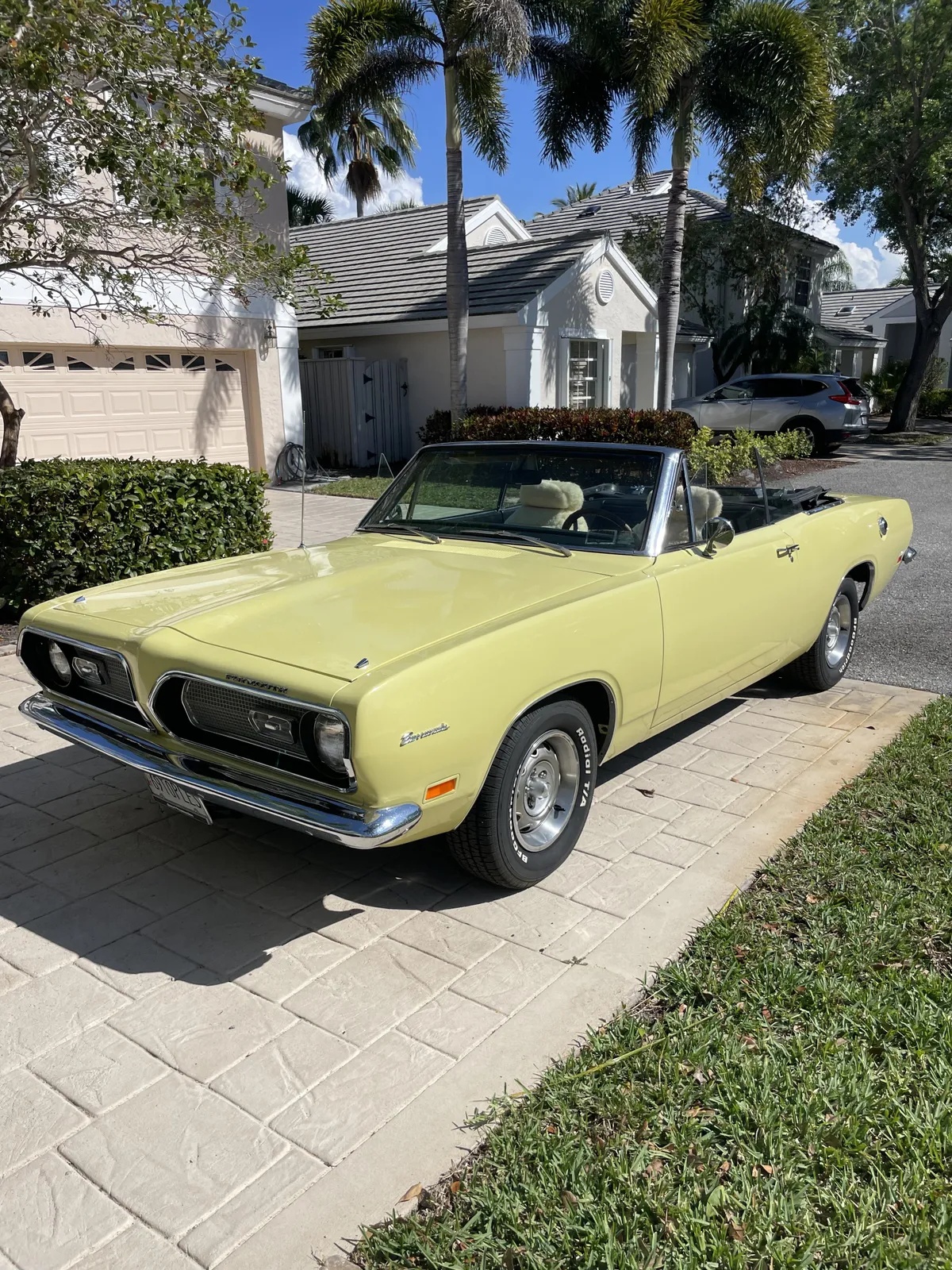 Plymouth-Barracuda-1969-Yellow-Black-1
