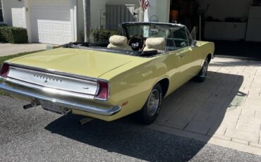 Plymouth-Barracuda-1969-Yellow-Black-2
