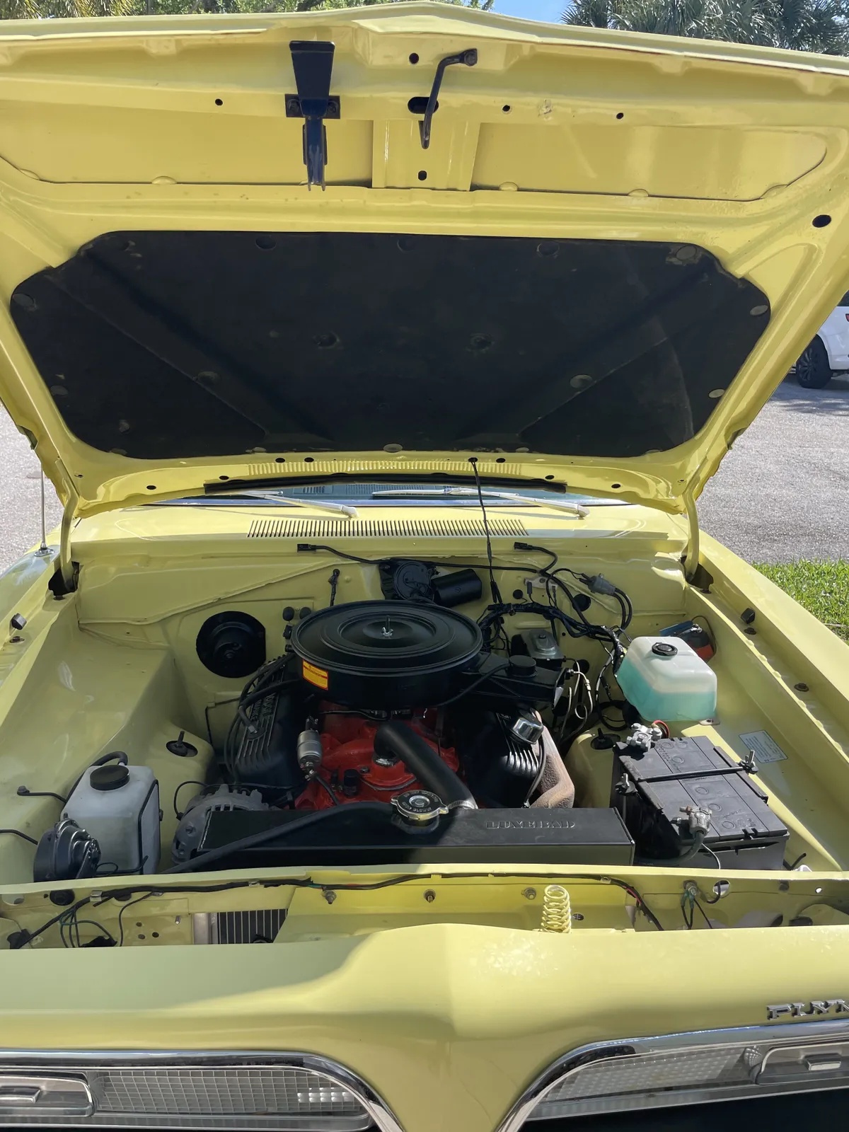 Plymouth-Barracuda-1969-Yellow-Black-4