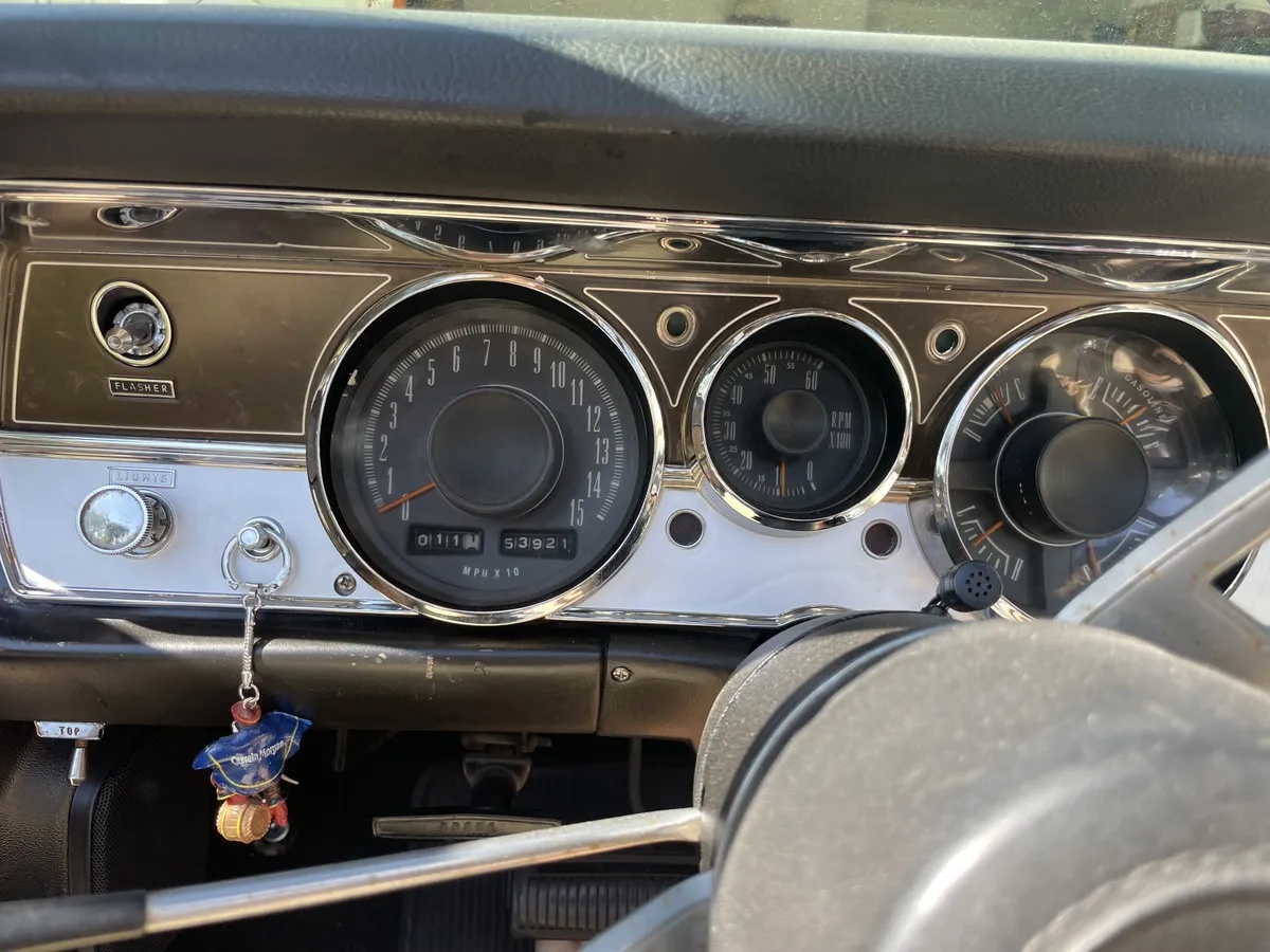 Plymouth-Barracuda-1969-Yellow-Black-6