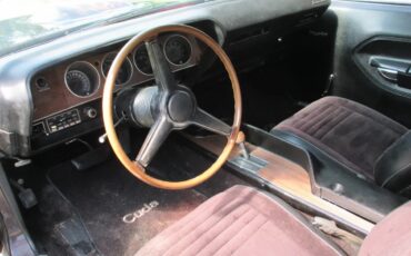 Plymouth-Barracuda-1970-Black-Cherry-Black-11